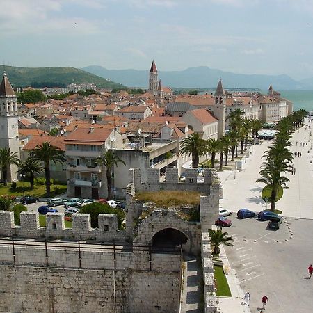 Apartment Fabijanko Oldtown Trogir Bagian luar foto