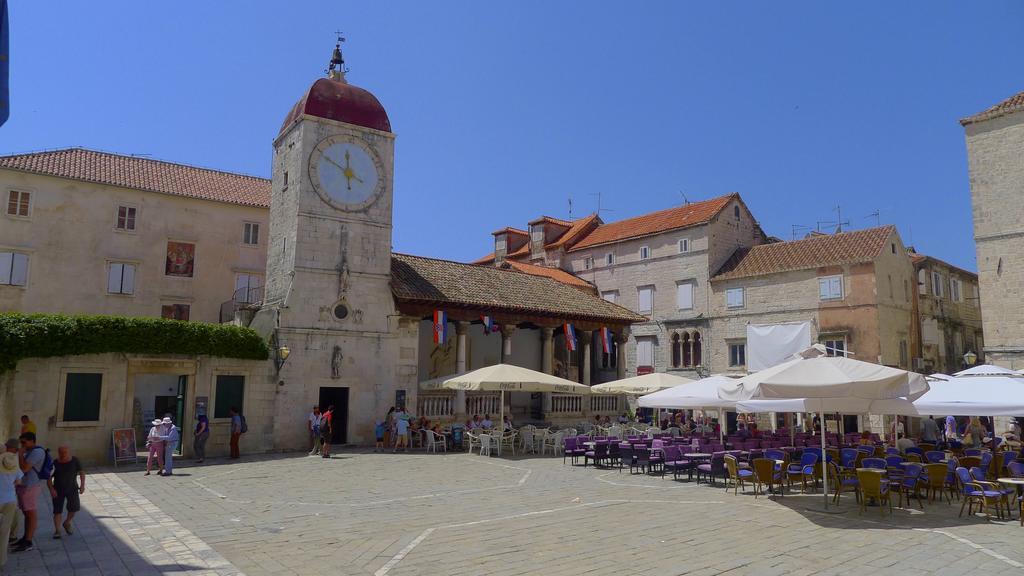 Apartment Fabijanko Oldtown Trogir Bagian luar foto