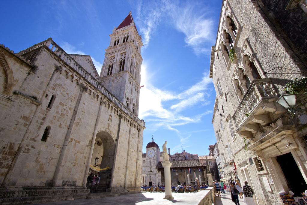 Apartment Fabijanko Oldtown Trogir Bagian luar foto