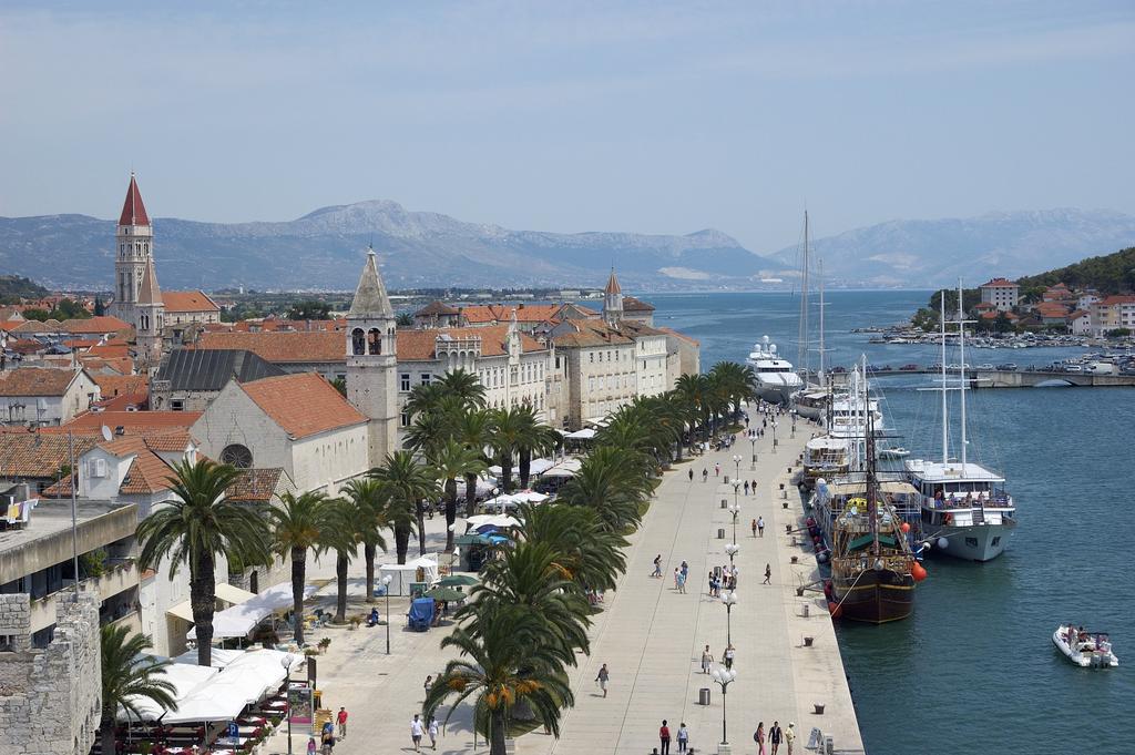 Apartment Fabijanko Oldtown Trogir Bagian luar foto